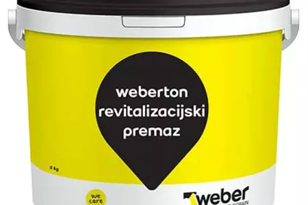 Revitalizacijski premaz za weberpas marmolit zaključne sloje v primeru učinka bledenja, ki je posledica površinske kristalizacije.