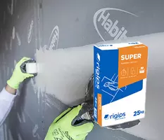 Rigips SUPER A je fina, z dodatki izboljšana fugirna masa za fugiranje stikov mavčno kartonskih plošč v kombinaciji z Rigips ojačitvenim bandažnim trakom.