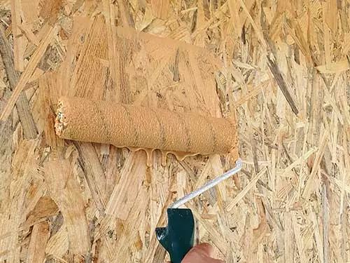 Osnovni premaz, ki se nanaša na nevpojne podlage (beton, OSB, les, pločevina) pred lepljenjem izolacije. 