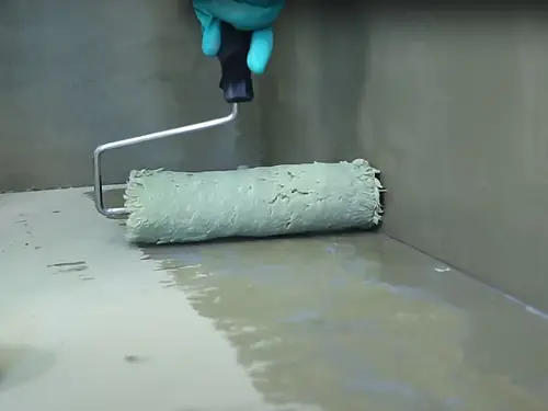 weberprim 801 - osnovni premaz Uporablja se pred nanosom lepil za keramiko, malt, cementnih mas in zaključnih slojev/ometov.