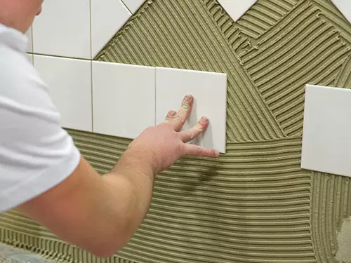 webercol interier - Standardno lepilo za lepljenje vpojne keramike na notranjih talnih in zidnih površinah.