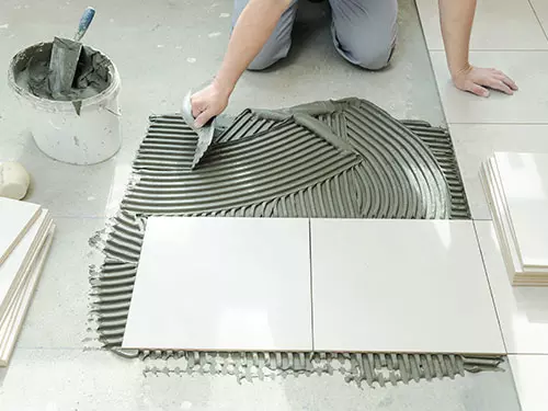 webercol plus5 - Visoko kakovostno, fleksibilno lepilo za lepljenje keramike na notranjih in zunanjih talnih in stenskih površinah.