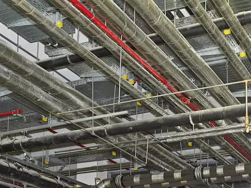 ISOVER U PROTECT PIPE SECTION ALU2 - Rešitev 2 v 1 za maksimalno zaščito pred ognjem in vročino. Toplotna in protipožarna zaščita za cevi.