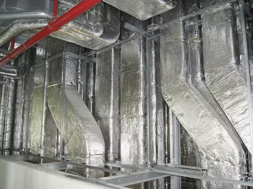Isover Climcover Lamella Mat - Toplotna in protipožarna zaščita cevi za ogrevanje, cevi za sanitarno vodo ter za klimatske in prezračevalne cevi.